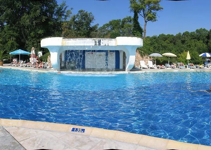 فندق Gergana البينا